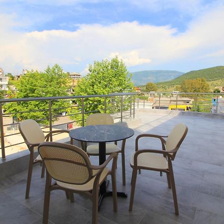 Moonshine Hotel Ксамил Екстериор снимка