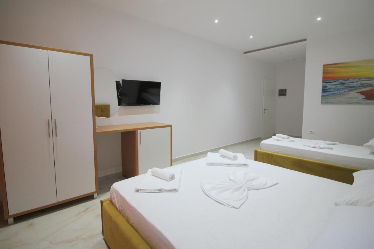 Moonshine Hotel Ксамил Екстериор снимка