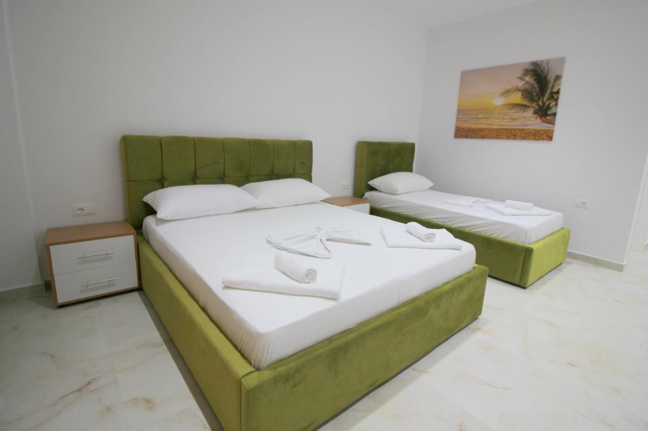 Moonshine Hotel Ксамил Екстериор снимка
