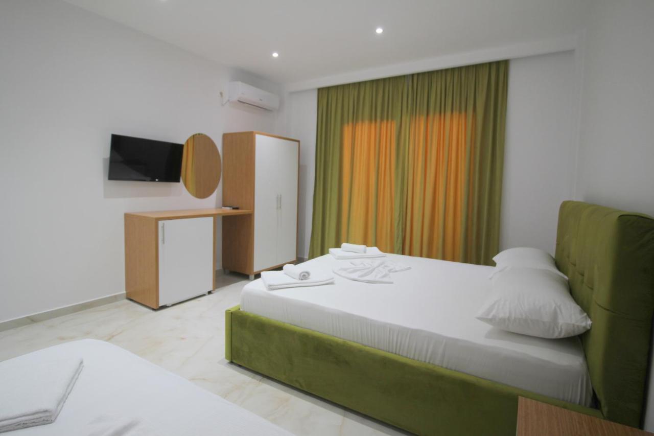 Moonshine Hotel Ксамил Екстериор снимка