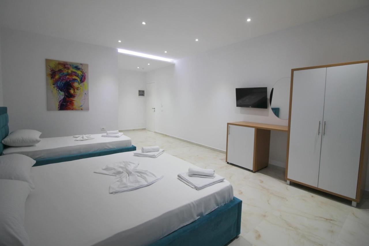 Moonshine Hotel Ксамил Екстериор снимка