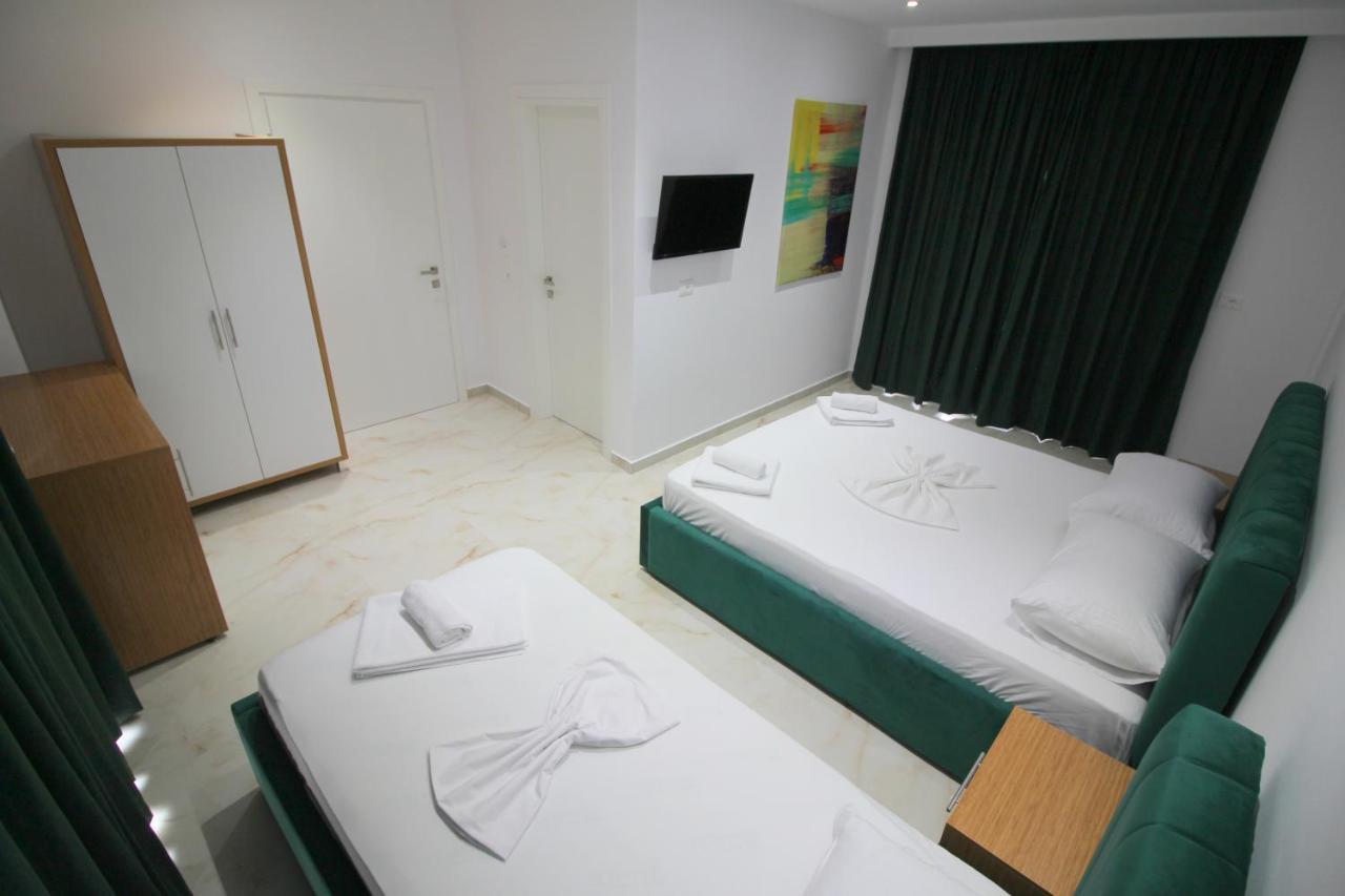 Moonshine Hotel Ксамил Екстериор снимка