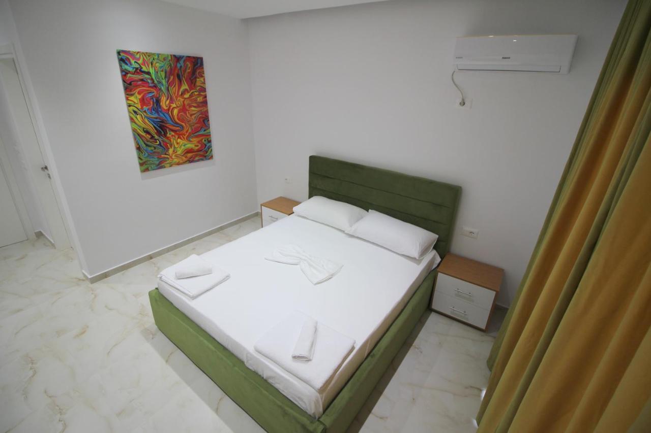 Moonshine Hotel Ксамил Екстериор снимка