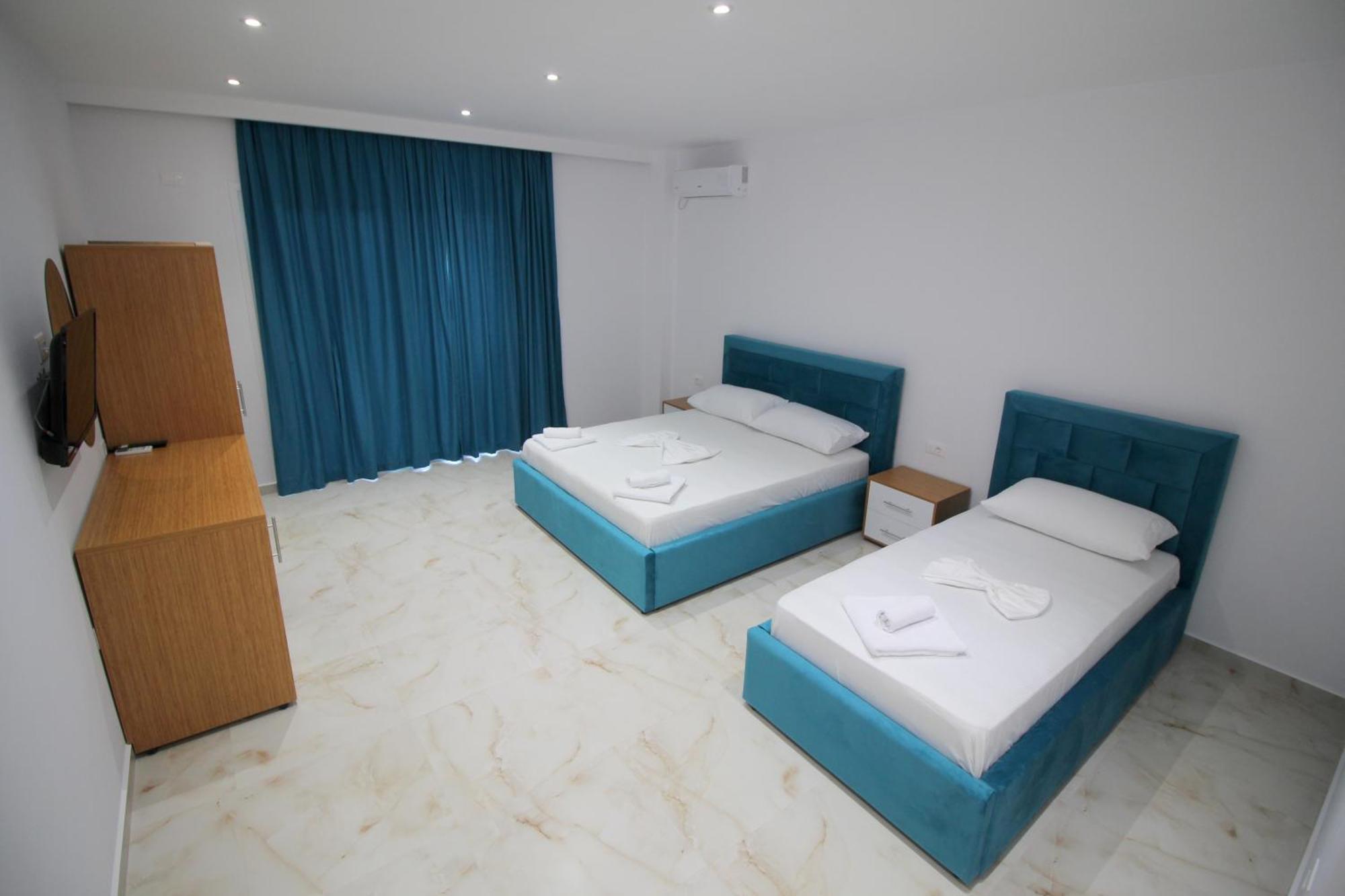 Moonshine Hotel Ксамил Екстериор снимка